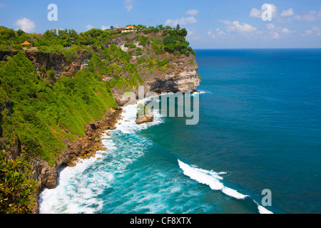 Ulu Watu, Indonesien, Asien, Bali, Aussichtspunkt, Meer, Reisen, Urlaub, Ferien, Küste, Felsen, Klippe, Wellen Stockfoto