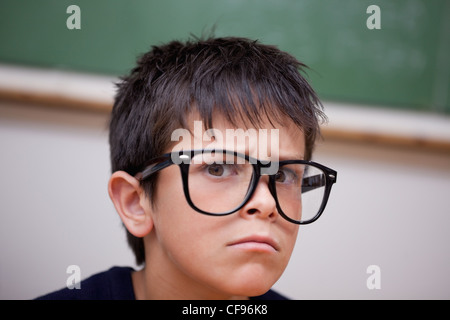 Nahaufnahme eines ernsthaften Schüler Stockfoto