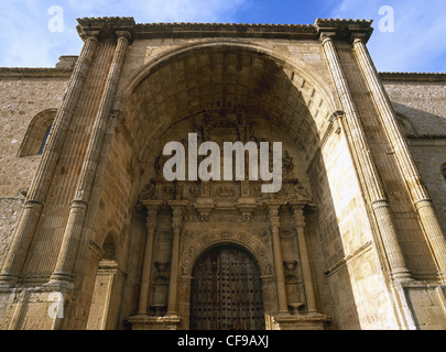 Spanien. Alarcon. Kirche der Heiligen Maria. Plateresken Fassade von Esteban Jamete (1515-1565). Stockfoto