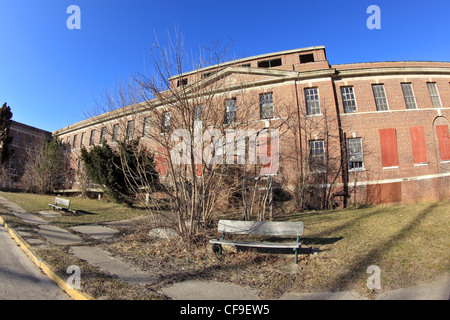 Geschlossene und verlassenen Gebäude im Kings Park psychiatrisches Krankenhaus komplexe Long Island NY Stockfoto