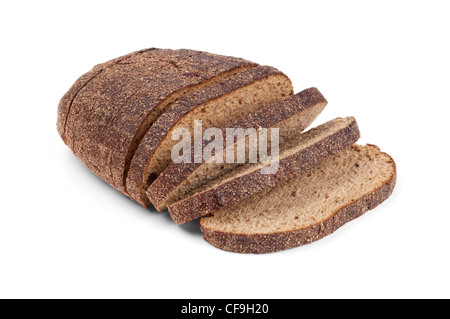 Brot aus Roggenmehl in Scheiben geschnitten auf weißem Hintergrund Stockfoto