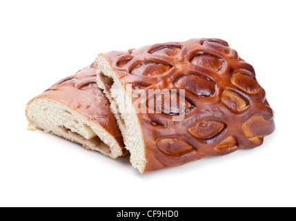 Süßer Apfelkuchen in Scheiben geschnitten auf weißem Hintergrund Stockfoto