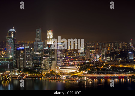 Singapur City Skyline Luftbild bei Nacht Stockfoto