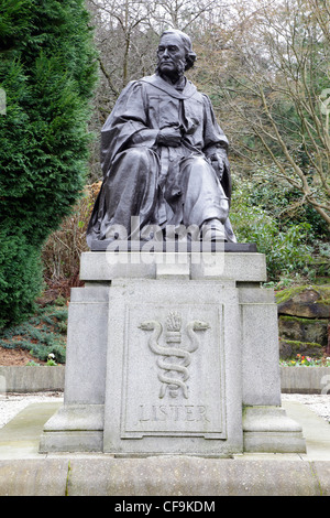 Lord Joseph Lister Chirurg, Bronzestatue von George Henry Paulin, Kelvingrove Public Park, Glasgow, Schottland, Großbritannien Stockfoto