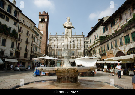 Verona ist allgemein bekannt als die Stadt von Romeo und Julia Stockfoto