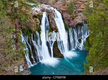 Burney Falls, einer der schönsten Wasserfälle in Kalifornien. Stockfoto