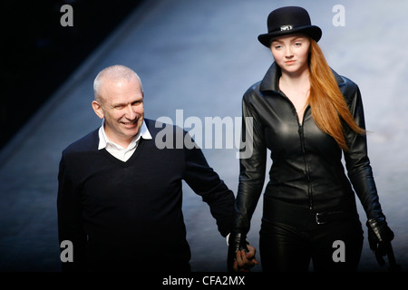 Hermes Paris bereit zu tragen-Herbst-Winter-Mode-Designer Gaultier und Model Lily Cole Stockfoto