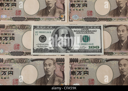 Japanease 10000 Yen und 100 Dollar. Stockfoto