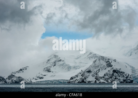 Süd-Orkney-Inseln, bedeckt Schnee Berge, Südlicher Ozean Stockfoto