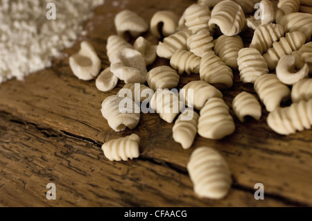 Nahaufnahme von gewalzten Gnocchi Teig Stockfoto