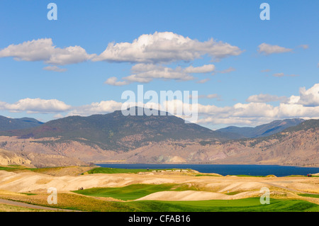 Tobiano Golfplatz und Kamloops Lake in der Nähe von Kamloops, Britisch-Kolumbien, Kanada. Stockfoto
