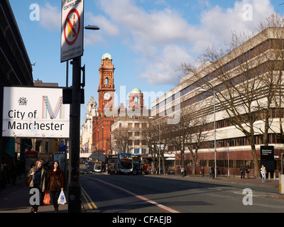 Oxford Road mit ehemaligen BBC-Gebäude und Refuge Assurance Gebäude jetzt Palace Hotel in der Innenstadt von Manchester UK Stockfoto