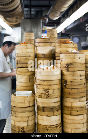 Dim-Sum-Vorbereitung in einer Restaurantküche in Hong Kong, China (Herr/PR) Stockfoto