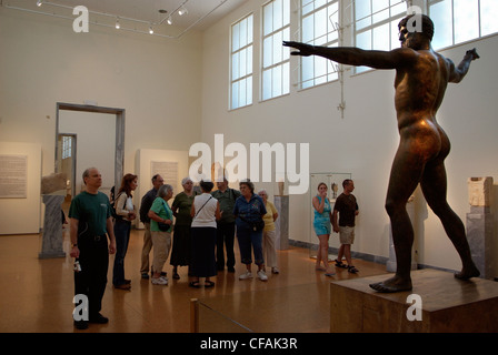 Athen Nationale Archäologische Museum Bronze-Statue von Zeus oder Poseidon, vor Kap Artemision in Nord Euböa ca. 460 v. Chr. gefunden. Stockfoto