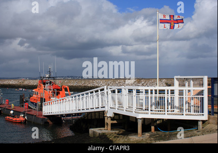 RNLI, Rettungsboot, 999, Brixham, blau, Boot, Küste, Küstenwache, schmuddelig, Notfall, Held, Rettungsboot, Rettungsstation Stockfoto