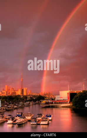 Boote in der Marina nach Sturm mit Regenbogen, Toronto, Ontario, Kanada Stockfoto