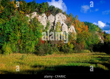 Limestsone Klippen im Mabou, Cape Breton, Nova Scotia, Kanada. Stockfoto