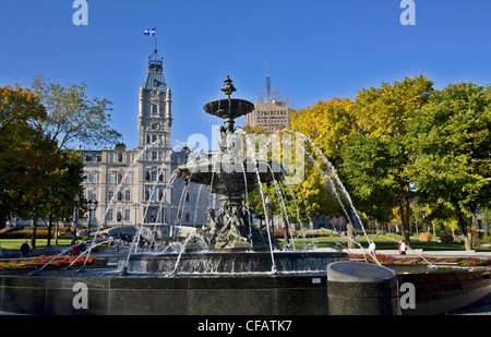 Fontaine de Tourny (entworfen von Bildhauer Mathurin Moreau), Nationalversammlung Nationale du Québec, Québec, Québec, Kanada Stockfoto