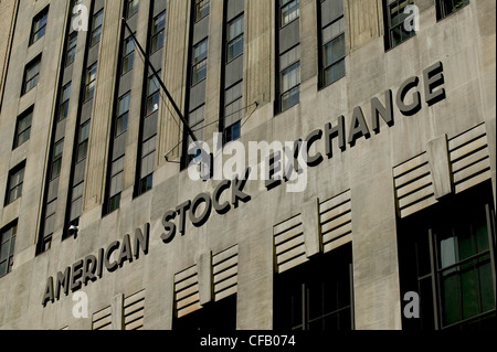Blick von der American Stock Exchange im Sonnenlicht, New York City. Stockfoto