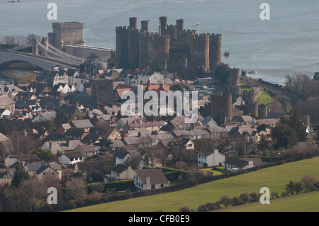 Blick hinunter auf Conwy Castle von Conwy Berg Stockfoto