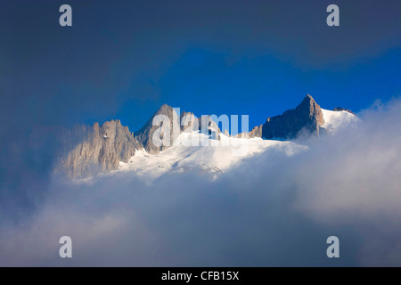 Fusshörner, Schweiz, Wallis, Aletsch Gebiet, Berge, Nebel, Wolken, Schnee, Morgenlicht, Natur Stockfoto