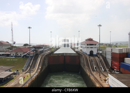 Die Statendam betreten die Gatun-Schleusen, Panama-Kanal Stockfoto