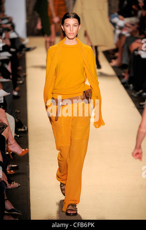 Michael Kors New York bereit zum WearSpringSummer 2012 Stockfoto