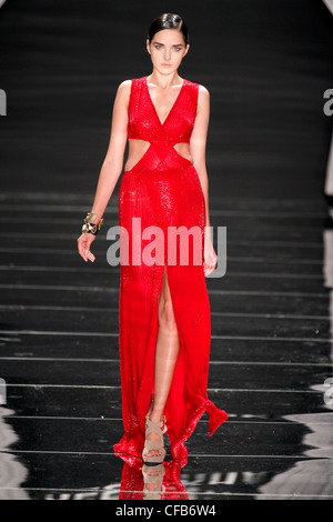 Naeem Khan New York bereit zum WearSpringSummer 2012 Stockfoto