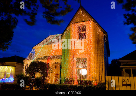 Die legendären jährlichen lights Weihnachten auf dem Display in Häusern, Franklin Road, Auckland, Neuseeland Stockfoto