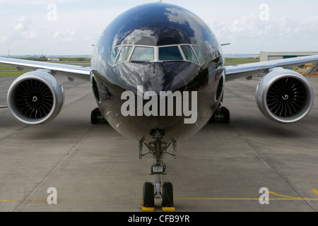 Das größte Flugzeug der Welt in der schwarzen Farbgebung von Air New Zealand feiert den Sieg der All Blacks bei der Rugby-Weltmeisterschaft 2012 Stockfoto