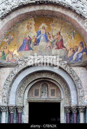 Venedig - Hauptportal der Basilika San Marco Stockfoto