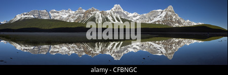 Upper Wasservögel Lake mit Mount Chephren, Banff Nationalpark, Alberta, Kanada Stockfoto