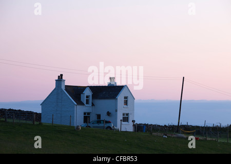 Bauernhaus bei Dämmerung, Isle Of Skye, innere Hebriden, Schottland, Vereinigtes Königreich Stockfoto