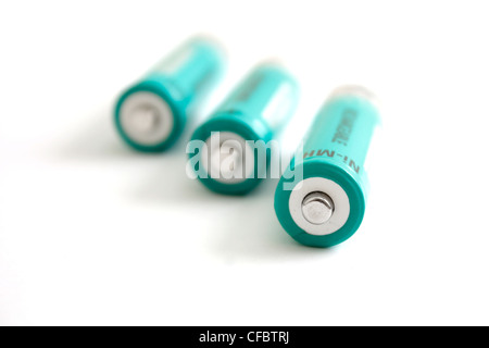 Batterien, die isoliert auf weißem Hintergrund Stockfoto