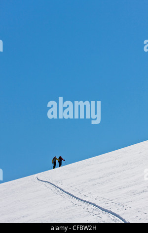 Männer Skitouren, Parker Ridge, Banff Nationalpark, Alberta, Kanada Stockfoto