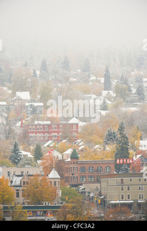 Nelson, British Columbia, Kanada, nach einem Herbst Schneefall Stockfoto