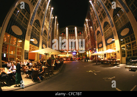 Hackesche Hoefe bei Nacht, Berlin, Deutschland, Europa Stockfoto