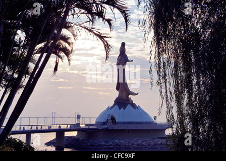 CHINA - MACAU SAR Göttin der Barmherzigkeit Kun Lam Statue aus Avenida Dr. Sun Yat-Sen Stockfoto