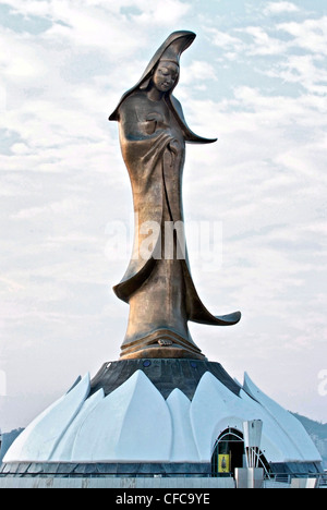 CHINA - MACAU SAR Göttin der Barmherzigkeit Kun Lam Statue aus Avenida Dr. Sun Yat-Sen Stockfoto