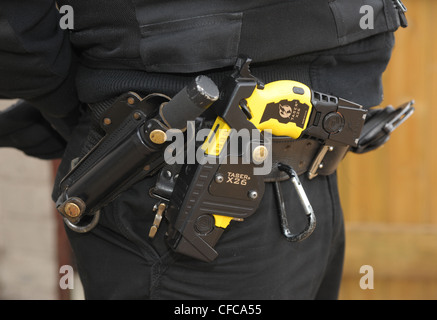 Taser X 26 ECD (elektronische Steuergerät) wie durch Vollzugsbeamte und Streitkräfte verwendet. Taser ist als eine Pistole eingestuft. Stockfoto