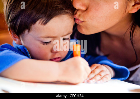 eine 2 Jahre alte Zeichnung Stockfoto