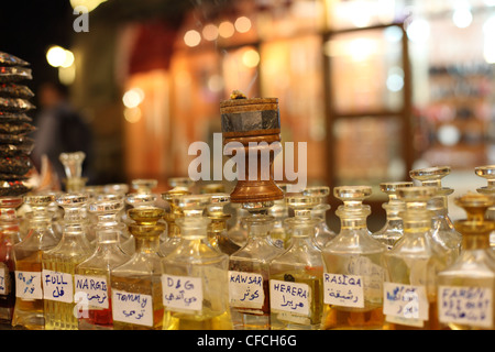 Arabischer Weihrauch Wahl im Souq Waqif in Doha, Katar Stockfoto