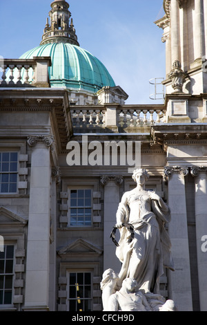 Thane das Titanic Memorial Skulptur auf dem Gelände der Belfast City Hall Nordirland Vereinigtes Königreich Stockfoto