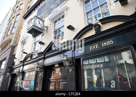 Robinsons Saloon Bar Pub Belfast Nordirland Vereinigtes Königreich Stockfoto