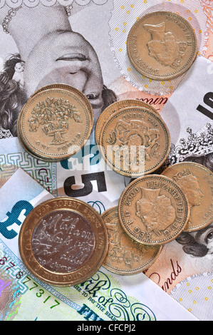 Eine Auswahl des britischen Pfund - Banknoten und-Münzen UK Stockfoto
