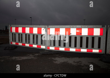 Kunststoff-Schranke, Oberhausen, Ruhrgebiet, Nordrhein-Westfalen, Deutschland, Europa Stockfoto