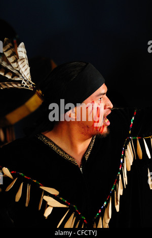 Quw'utsun "Tänzer Durchführung Quw'utsun" Cultural Stockfoto