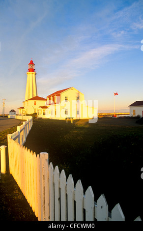 Lighhouse und Sonne auf Le Phare De La Pointe-au-Pere, Quebec, Kanada Stockfoto