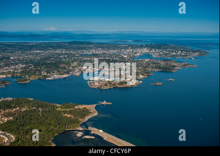 Luftaufnahmen von Esquimalt Harbour, Fisgard Licht im Vordergrund, Victoria, Britisch-Kolumbien, Kanada Stockfoto