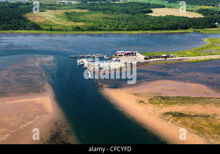 schmale Wasserstraße gibt Geleit seTracadie Stockfoto